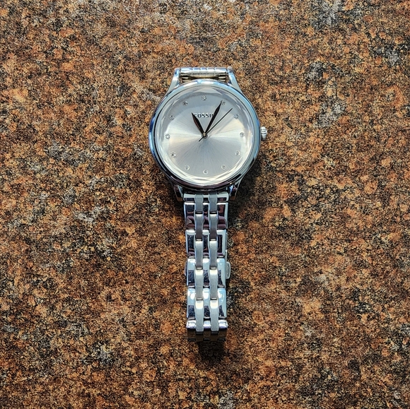 Fossil Brand Women's Silver Tone Watch - Picture 5 of 6
